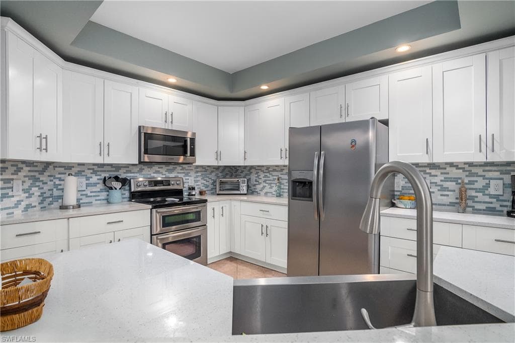 133 Vintage Bay DR 3 MARCO ISLAND, FL 34145