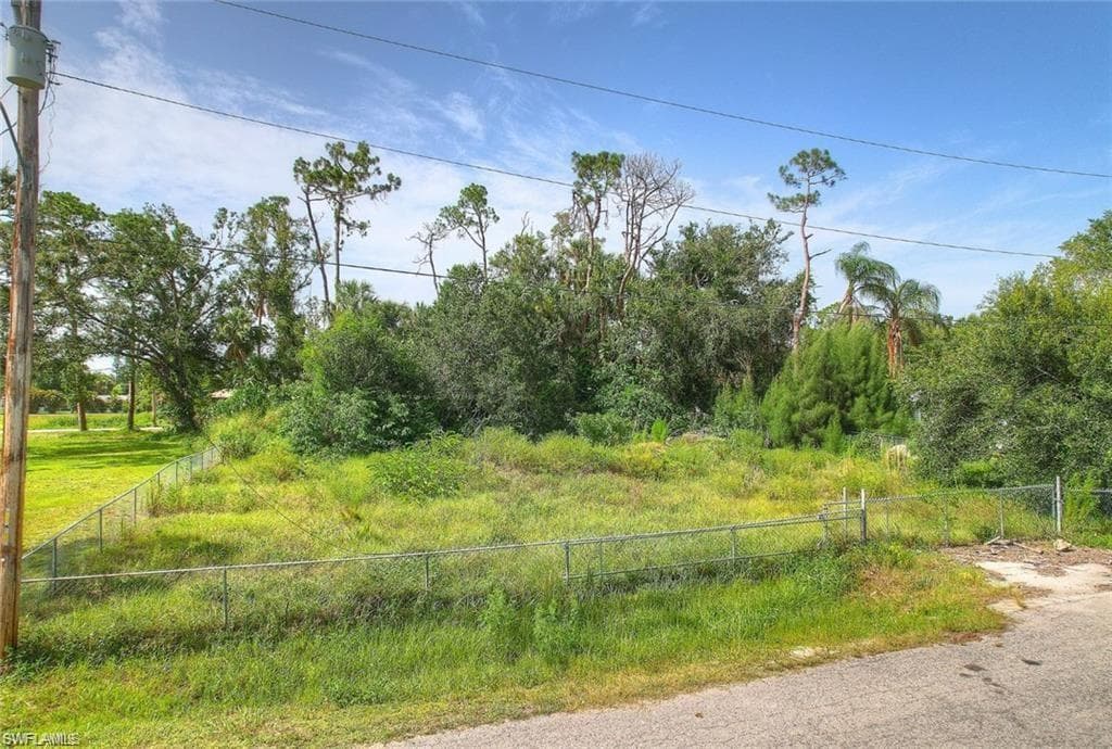 420 Santa Barbara ST NORTH FORT MYERS, FL 33903