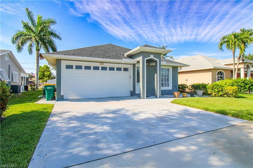 835 106th AVE N NAPLES, FL 34108