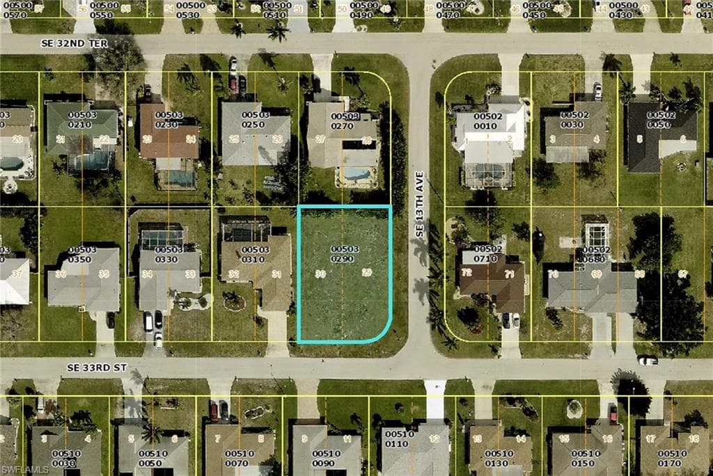 1219 SE 33rd ST CAPE CORAL, FL 33904