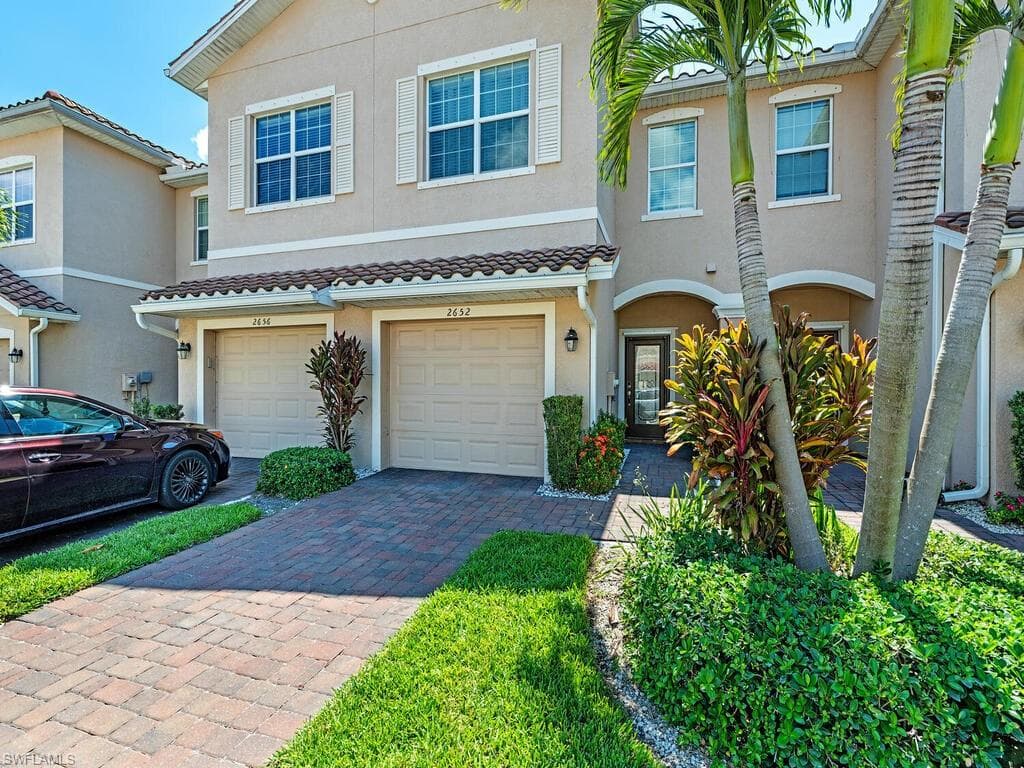 2652 Blossom WAY NAPLES, FL 34120