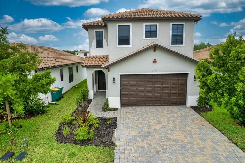 8996 Madrid CIR NAPLES, FL 34104