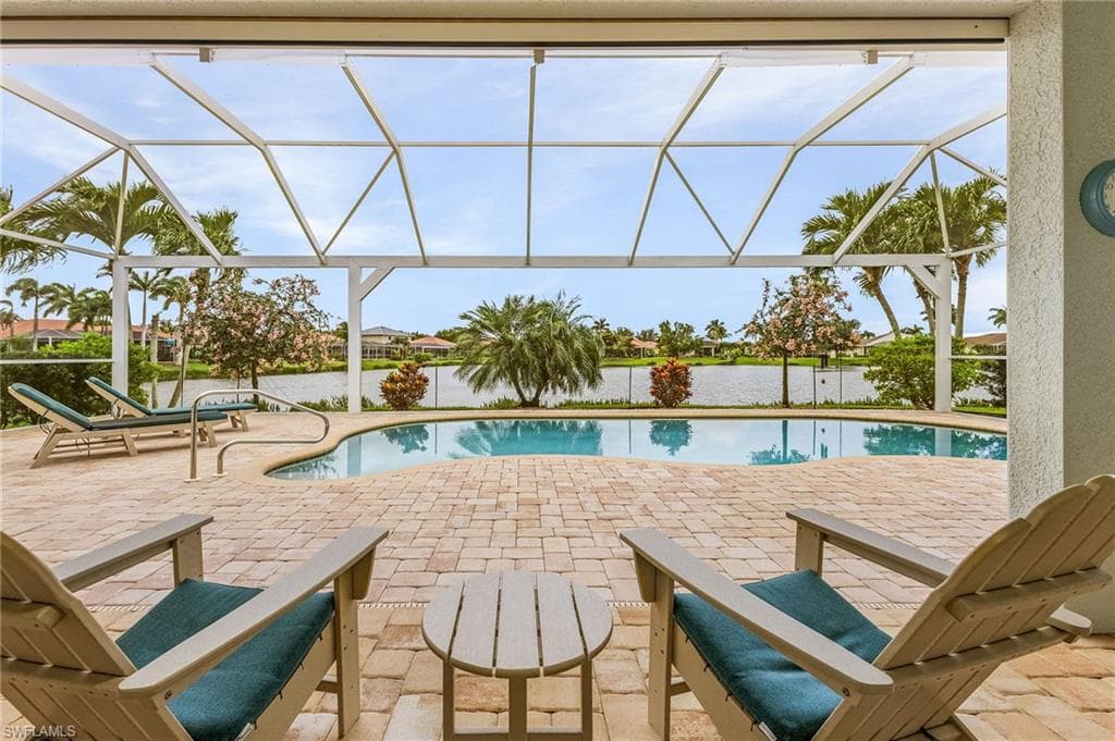 2404 Ashbury CIR CAPE CORAL, FL 33991