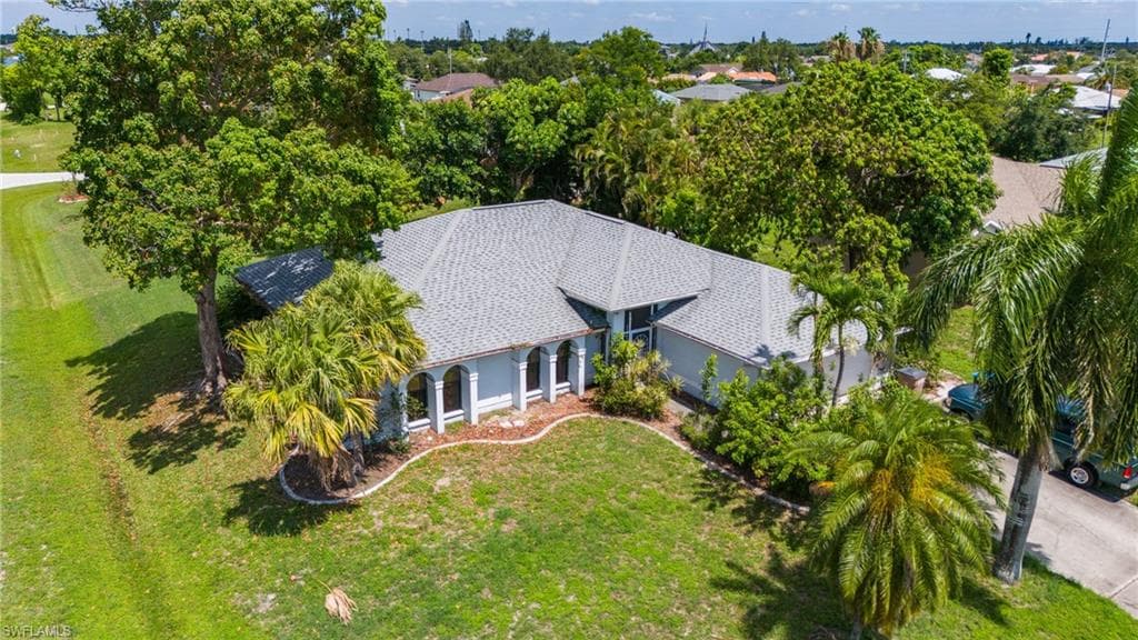121 20th AVE CAPE CORAL, FL 33909