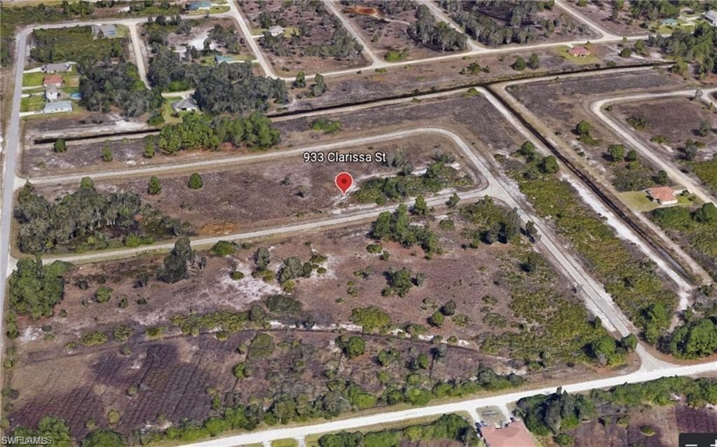 933 Clarissa ST LEHIGH ACRES, FL 33974