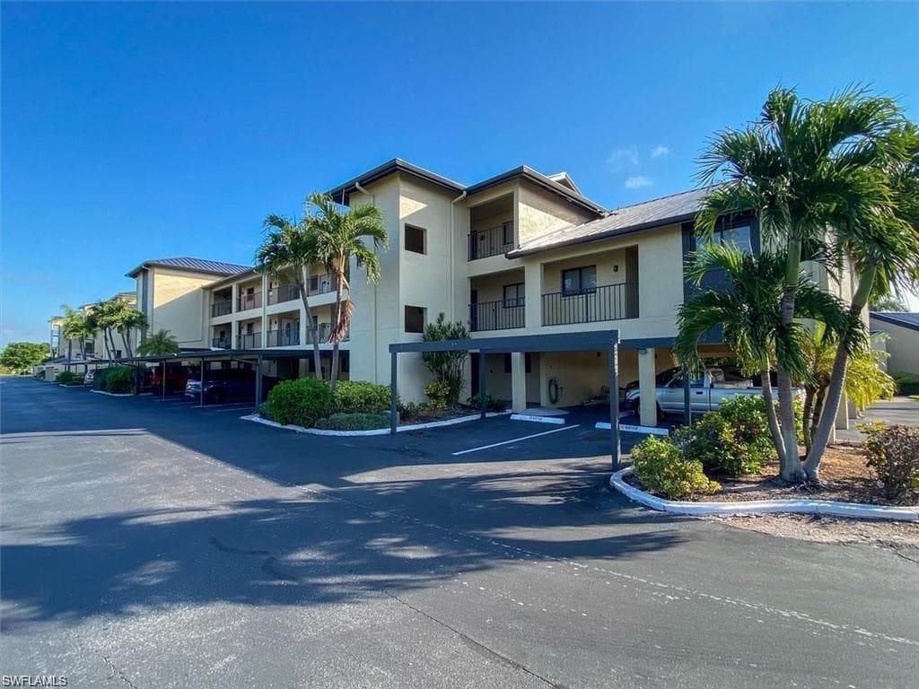 4719 SE 17th PL 105 CAPE CORAL, FL 33904