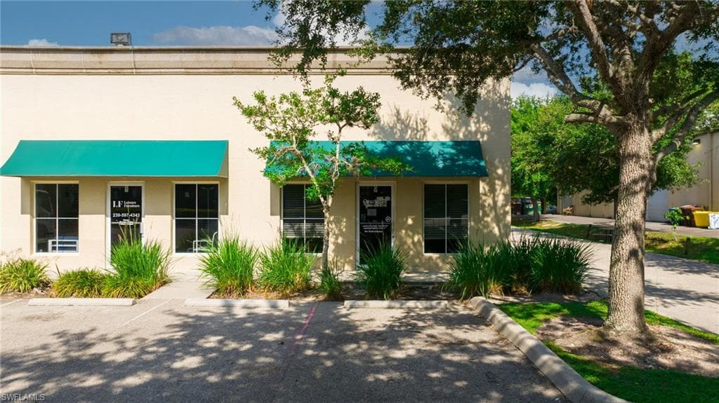 1076 Business LN 9 NAPLES, FL 34110