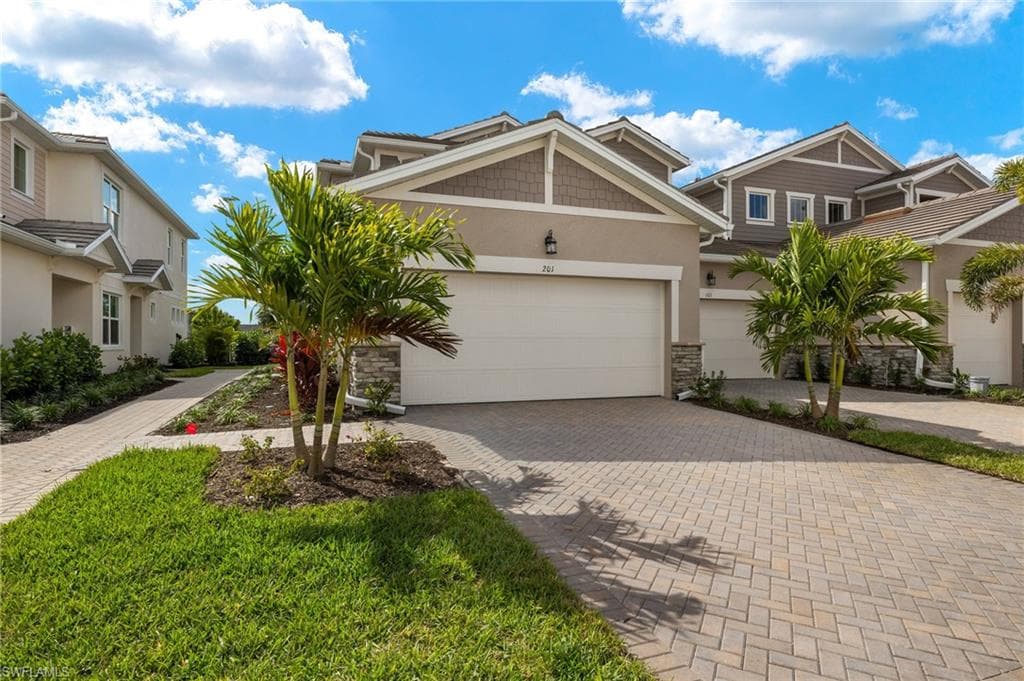 4557 Arboretum CIR 201 NAPLES, FL 34112