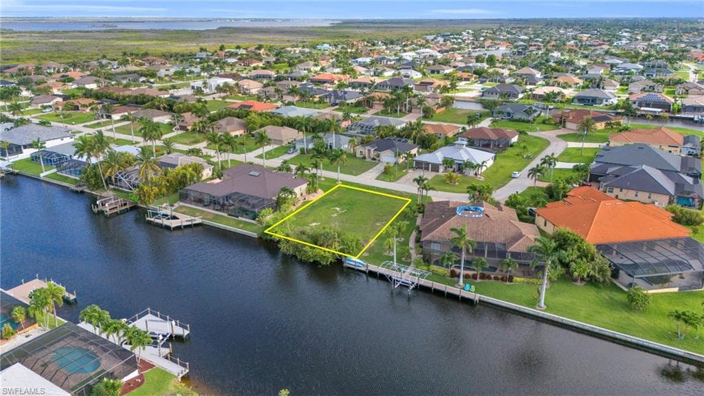 2802 SW 33rd TER CAPE CORAL, FL 33914