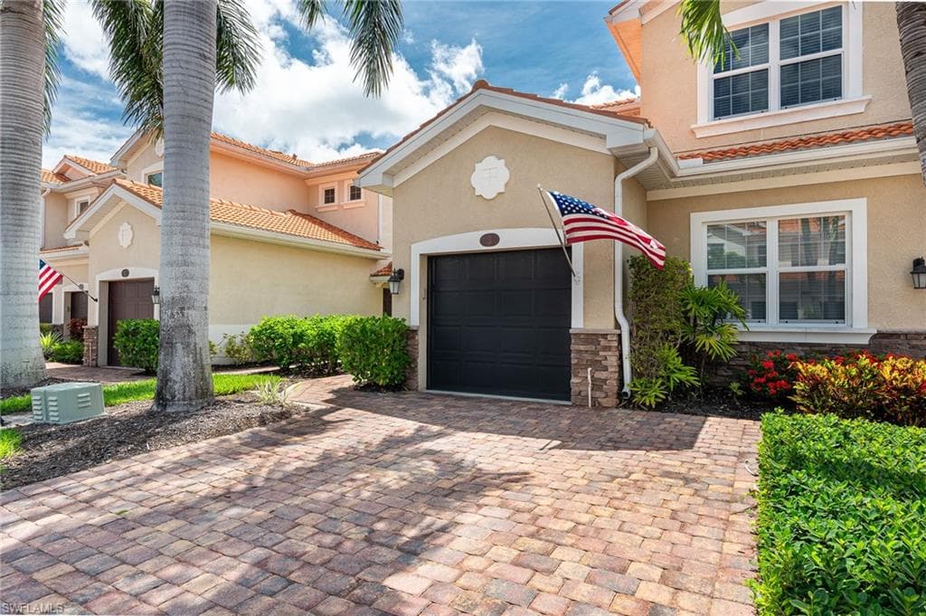 28070 Sosta LN 3 BONITA SPRINGS, FL 34135