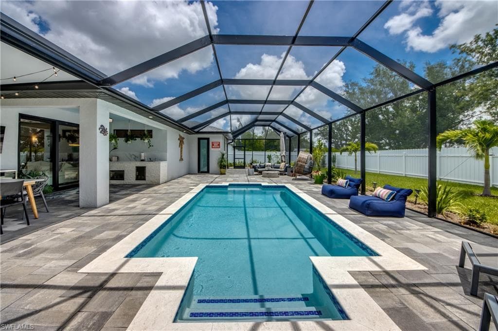 367 SW 24th CT CAPE CORAL, FL 33991
