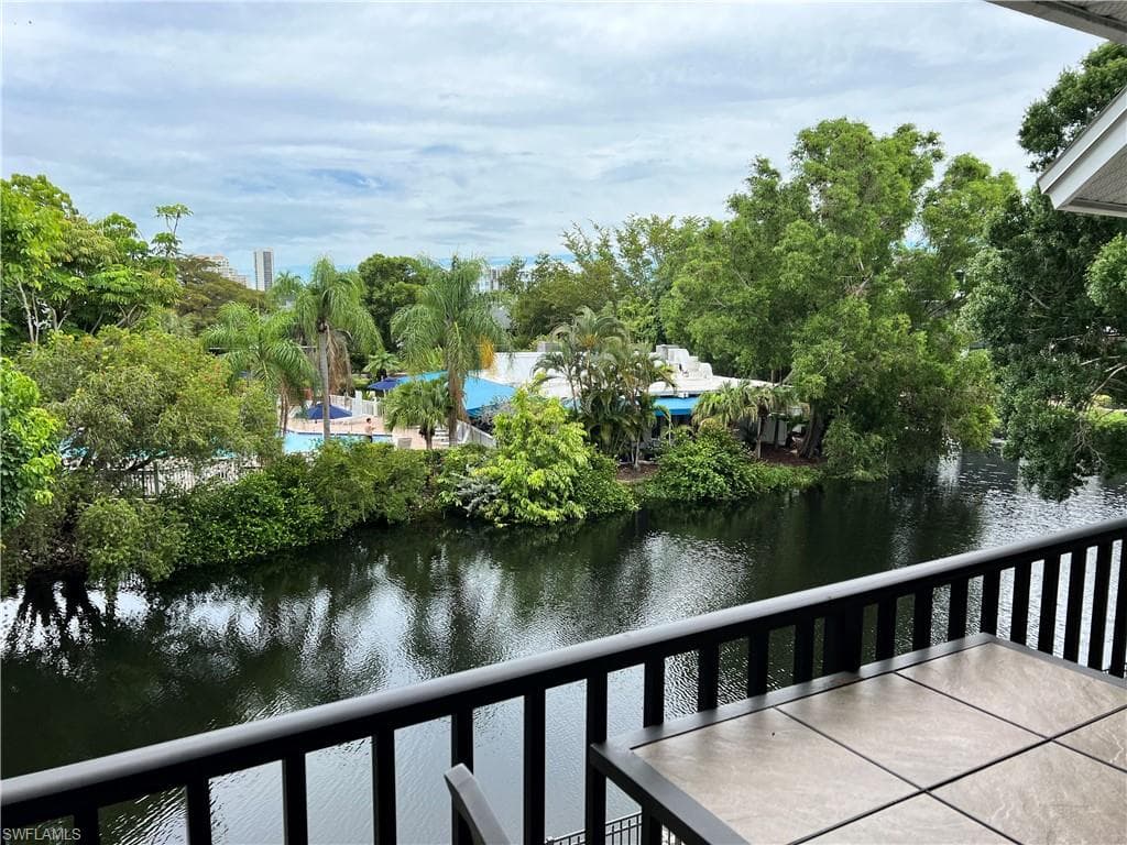 600 Neapolitan WAY 342 NAPLES, FL 34103