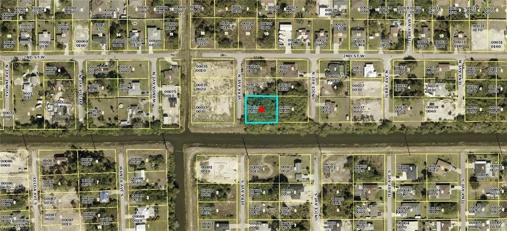 100 Vera AVE N LEHIGH ACRES, FL 33971