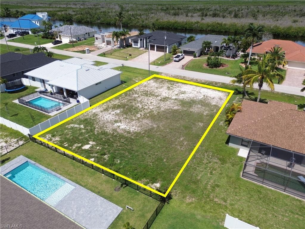 1105 NW 43rd AVE CAPE CORAL, FL 33993