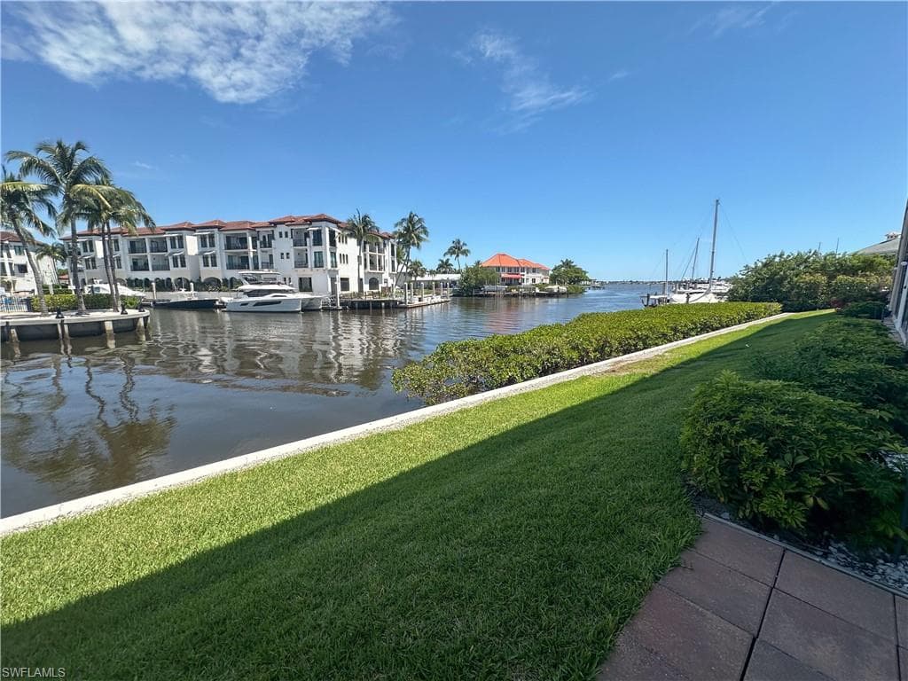 805 River Point DR 104C NAPLES, FL 34102