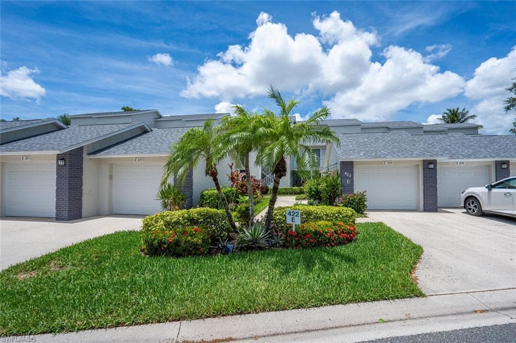 422 Country Hollow CT E205 NAPLES, FL 34104