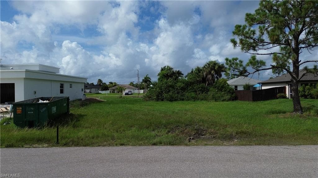 2318 NE 35th TER CAPE CORAL, FL 33909