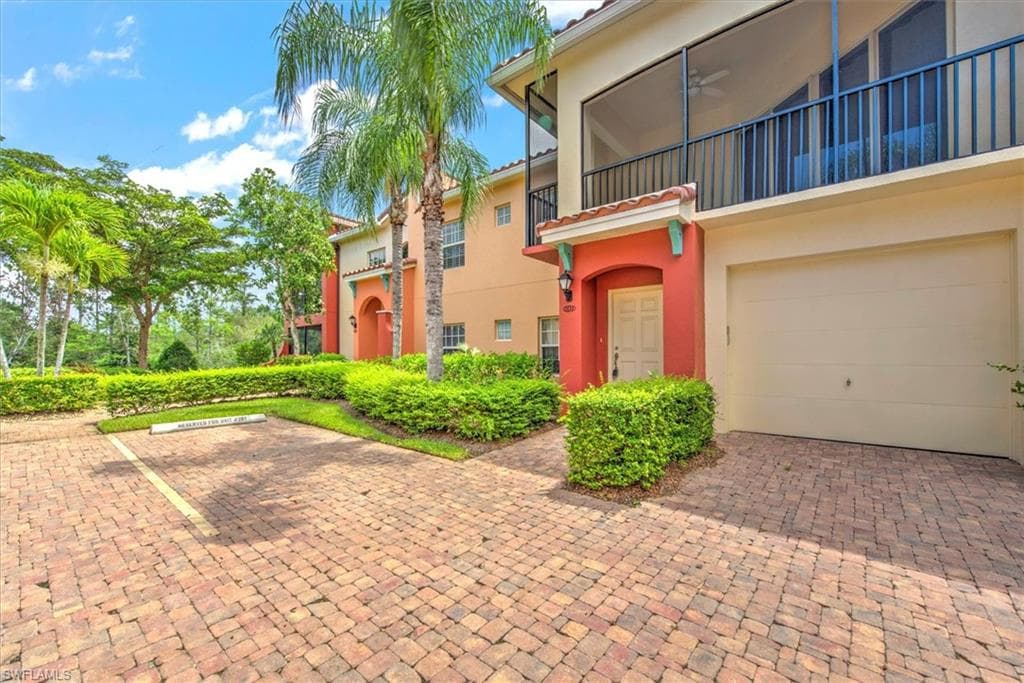8721 Piazza Del Lago CIR 201 ESTERO, FL 33928