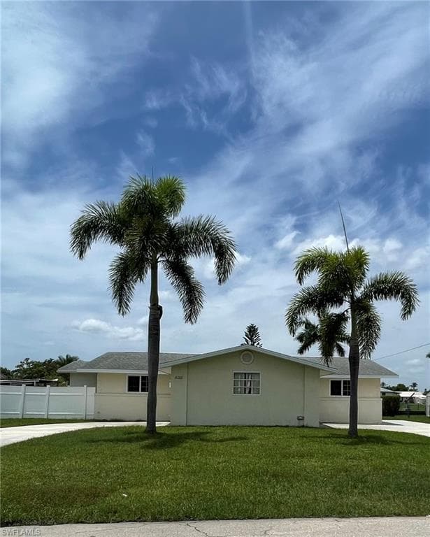 436 Grenier DR NORTH FORT MYERS, FL 33903