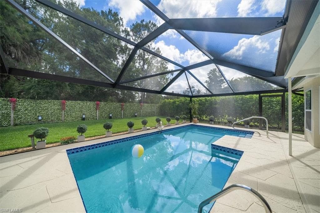 105 Saint James WAY NAPLES, FL 34104