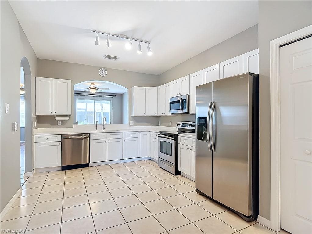 9705 Heatherstone River CT 3 ESTERO, FL 33928