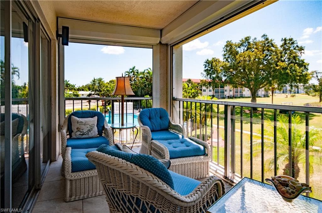 5 High Point CIR W 206 NAPLES, FL 34103