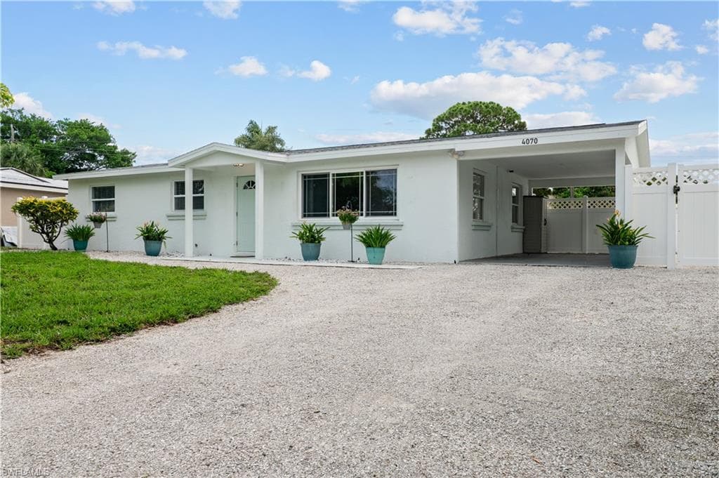 4070 Lotus DR NAPLES, FL 34104