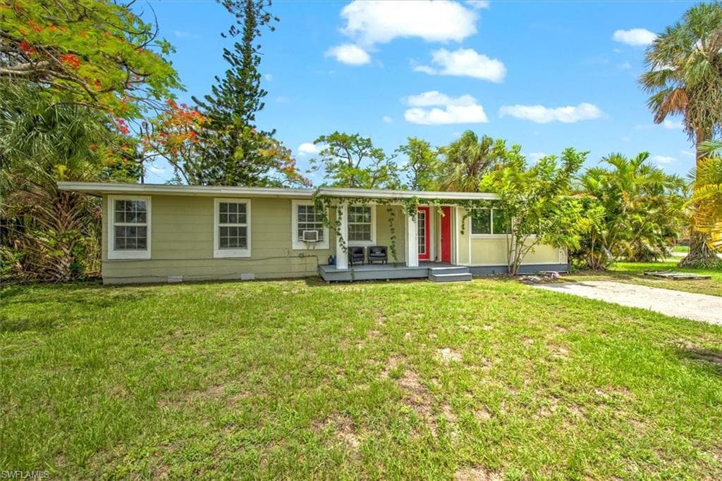 1755 Oakley AVE FORT MYERS, FL 33901