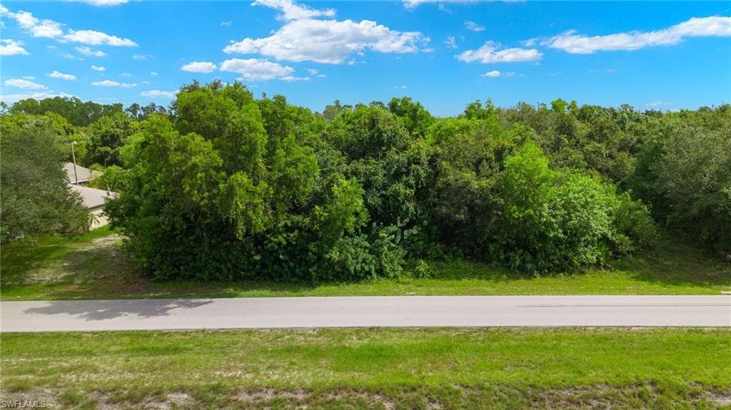 3305 E 8th ST LEHIGH ACRES, FL 33972