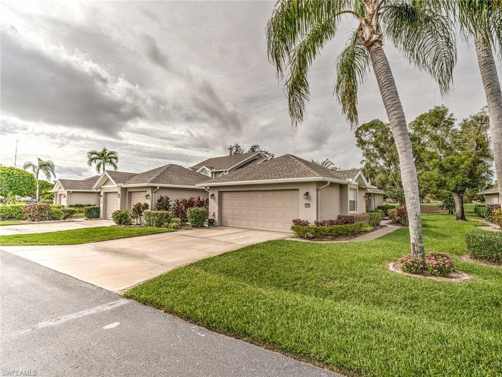 19600 Lost Creek DR ESTERO, FL 33967