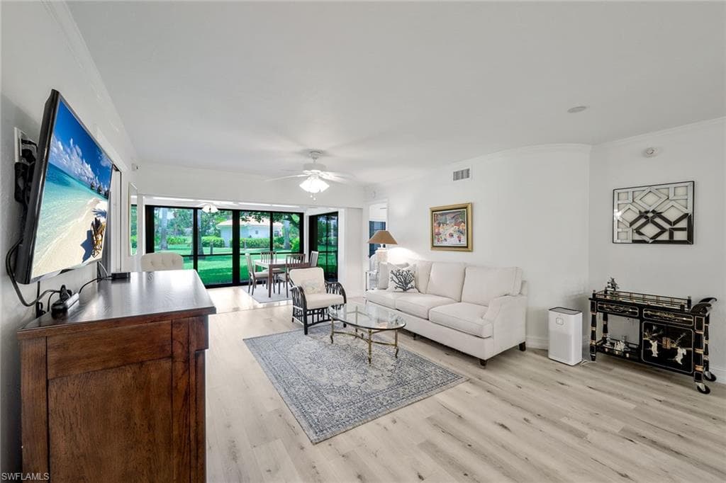 5930 Via Lugano 101 NAPLES, FL 34108