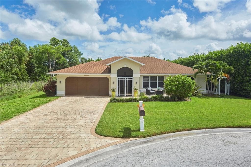 25 Wickliffe DR NAPLES, FL 34110