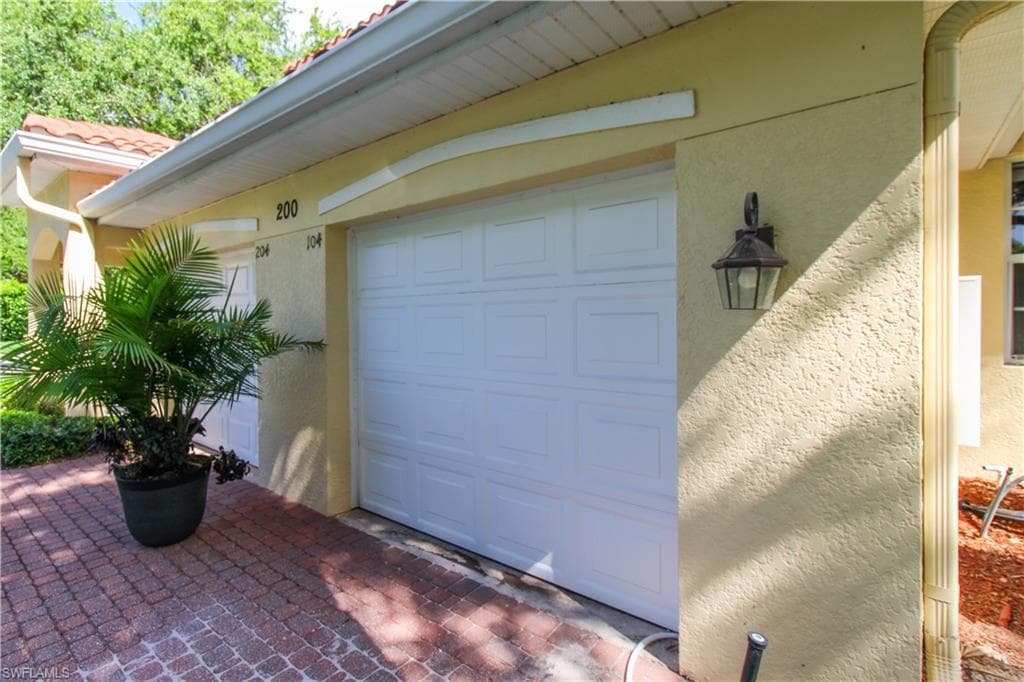 200 L'AMBIANCE NAPLES, FL 34108
