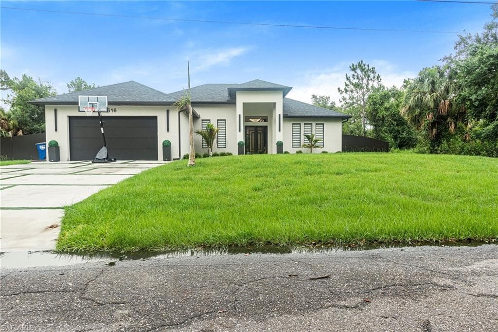 616 Desoto AVE LEHIGH ACRES, FL 33972