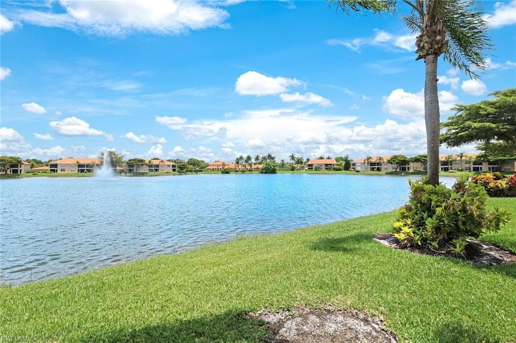 6512 Huntington Lakes CIR 103 NAPLES, FL 34119