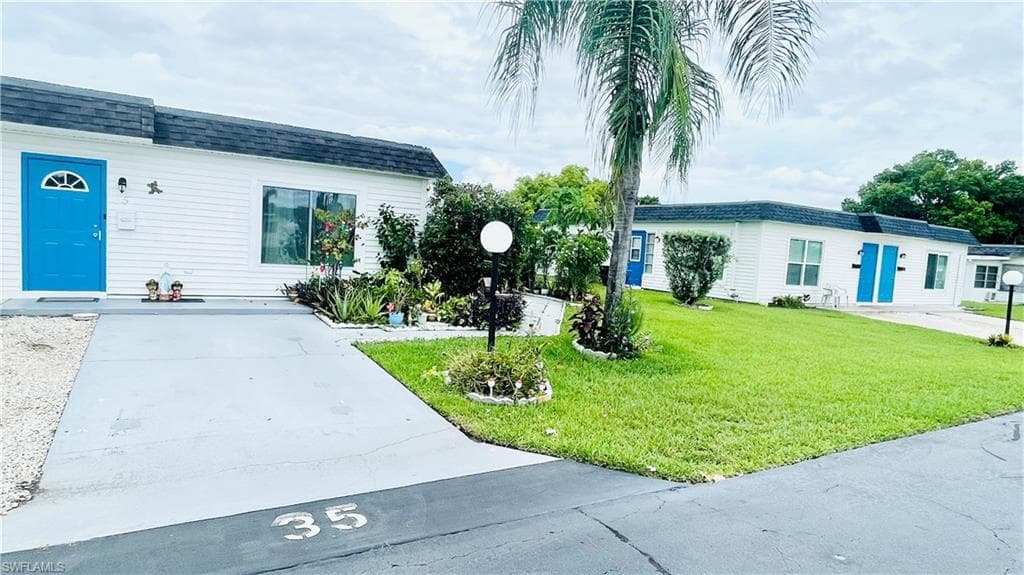 35 Hamlin CT LEHIGH ACRES, FL 33936
