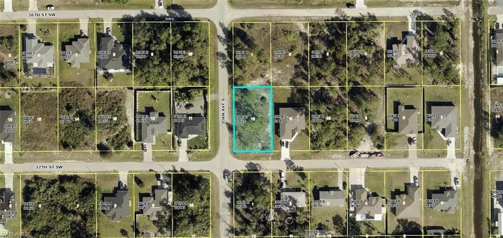 3010 37th ST SW LEHIGH ACRES, FL 33976
