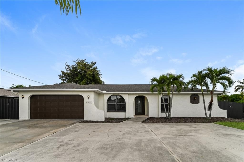 1304 19th ST CAPE CORAL, FL 33990