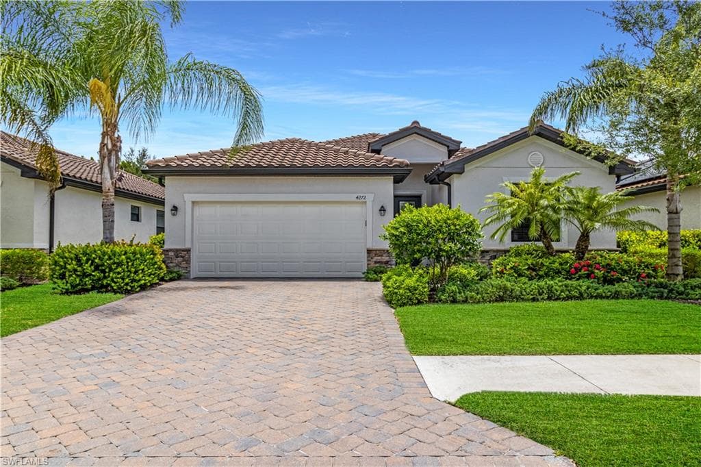 4272 Raffia Palm CIR NAPLES, FL 34119
