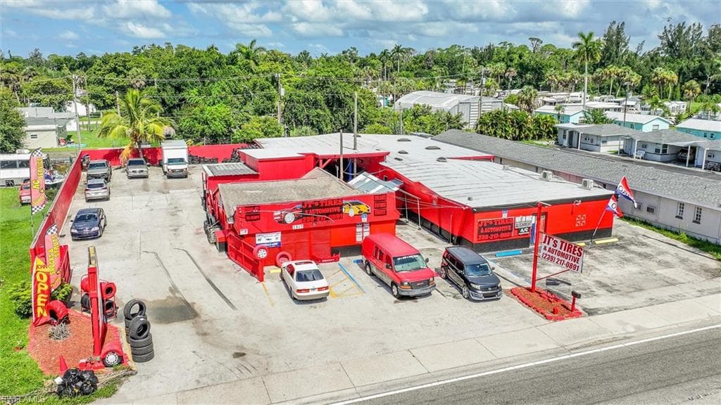 1517 N Tamiami TRL NORTH FORT MYERS, FL 33903
