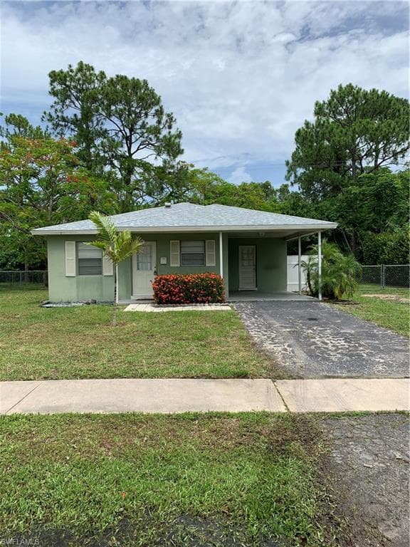 2913 Poinciana DR NAPLES, FL 34105