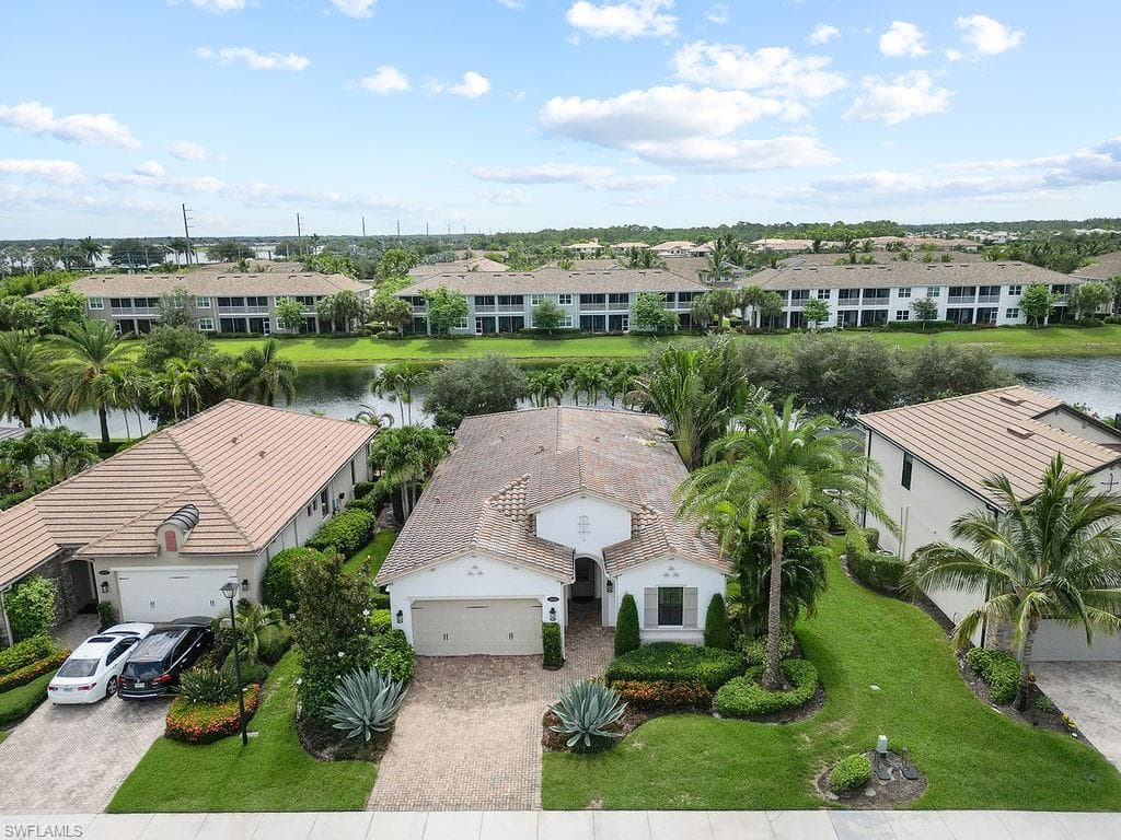 9426 Greenleigh CT NAPLES, FL 34120