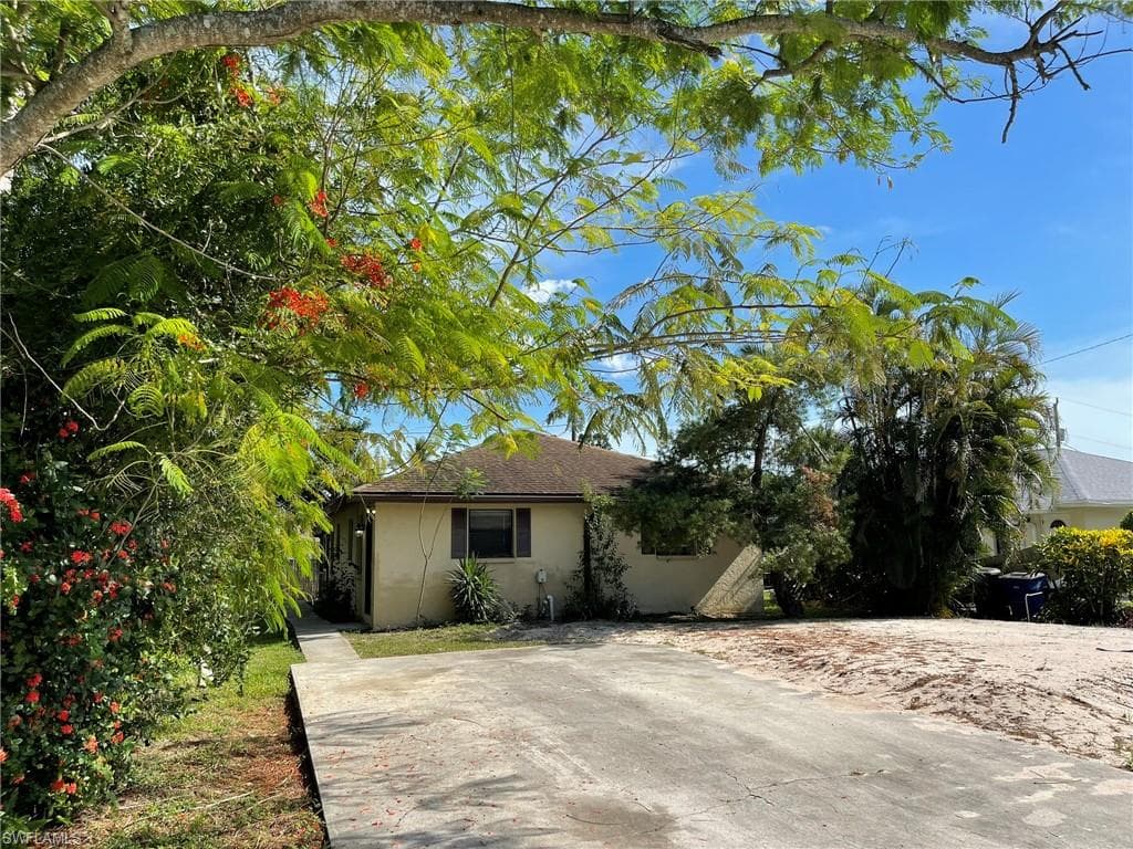 304/306 Hubbard AVE NORTH FORT MYERS, FL 33917