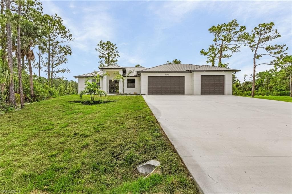 8043 Sandalwood CIR LABELLE, FL 33935
