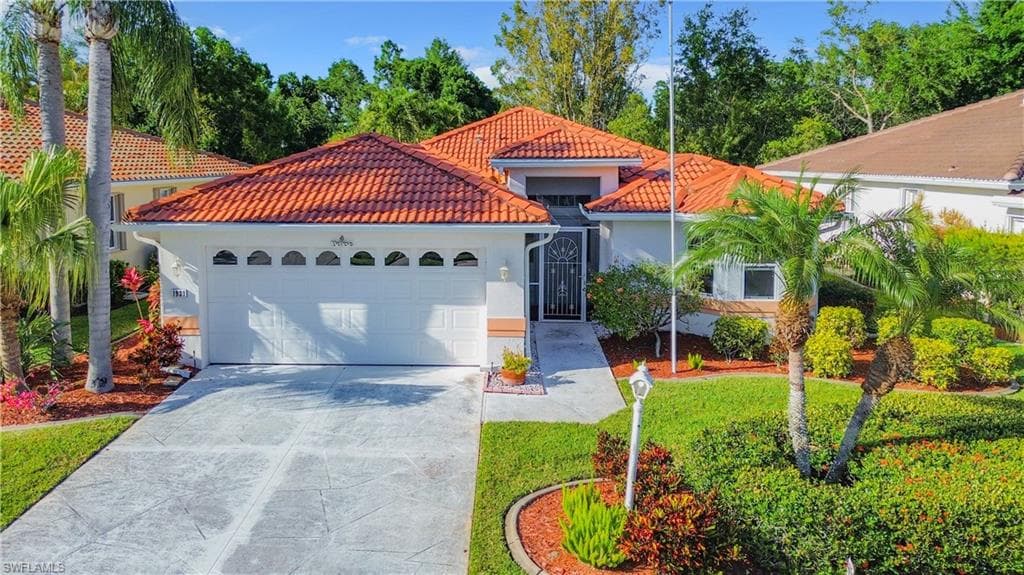 1931 Corona Del Sire DR NORTH FORT MYERS, FL 33917