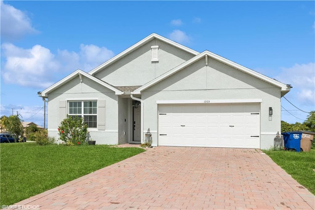 1005 Albany AVE LEHIGH ACRES, FL 33971