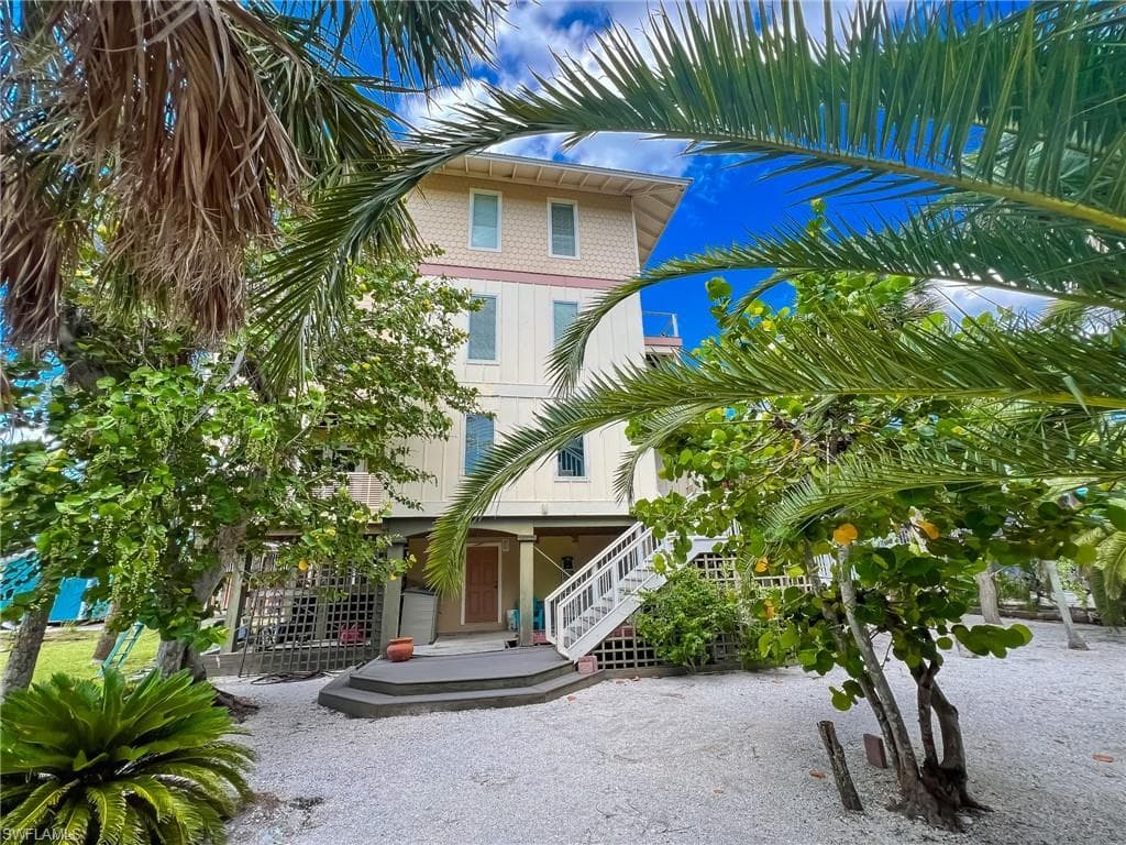 320 Spanish Gold LN Upper Captiva, FL 33924