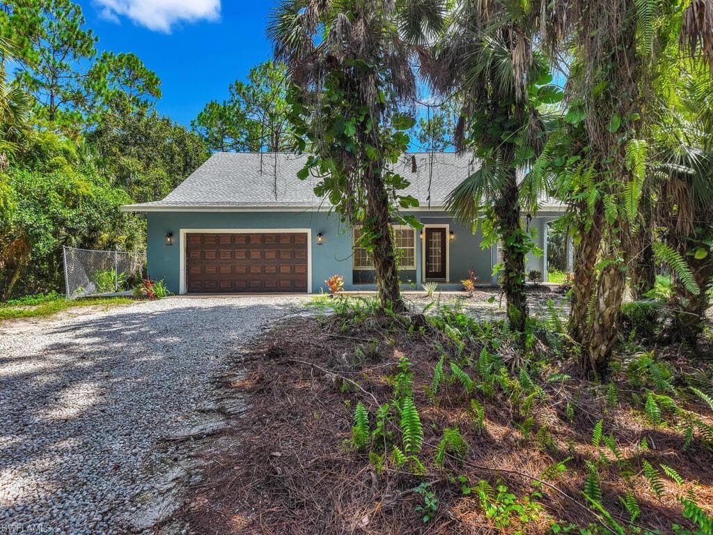 1215 Jung BLVD E NAPLES, FL 34120