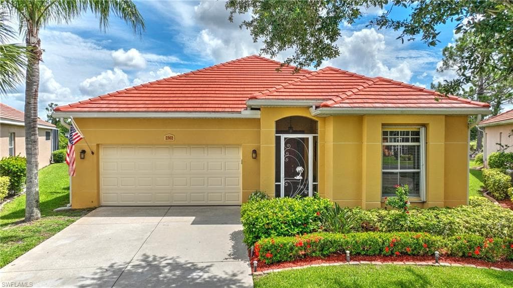 2302 Bainmar DR LEHIGH ACRES, FL 33973