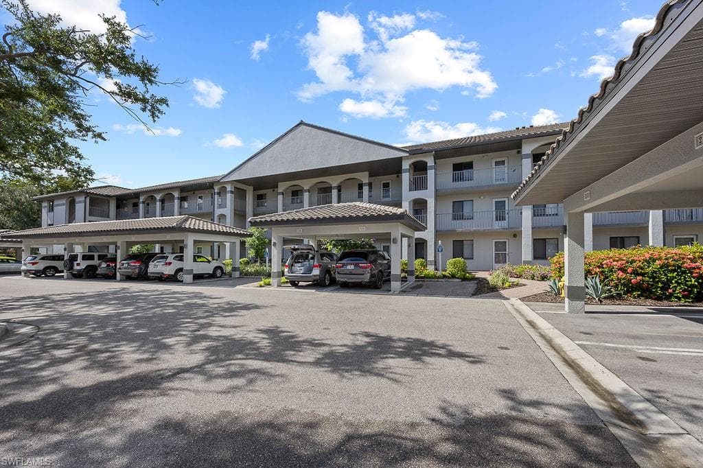 9901 Sunset Cove LN 236 FORT MYERS, FL 33919